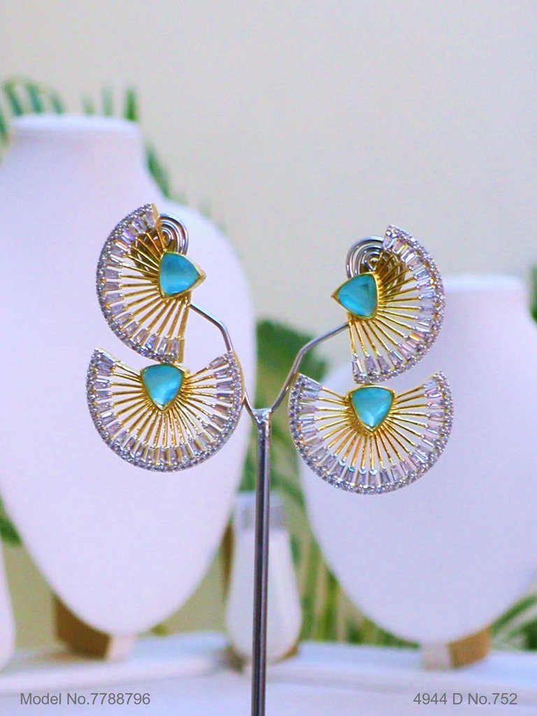 Art Jewelry - View 3