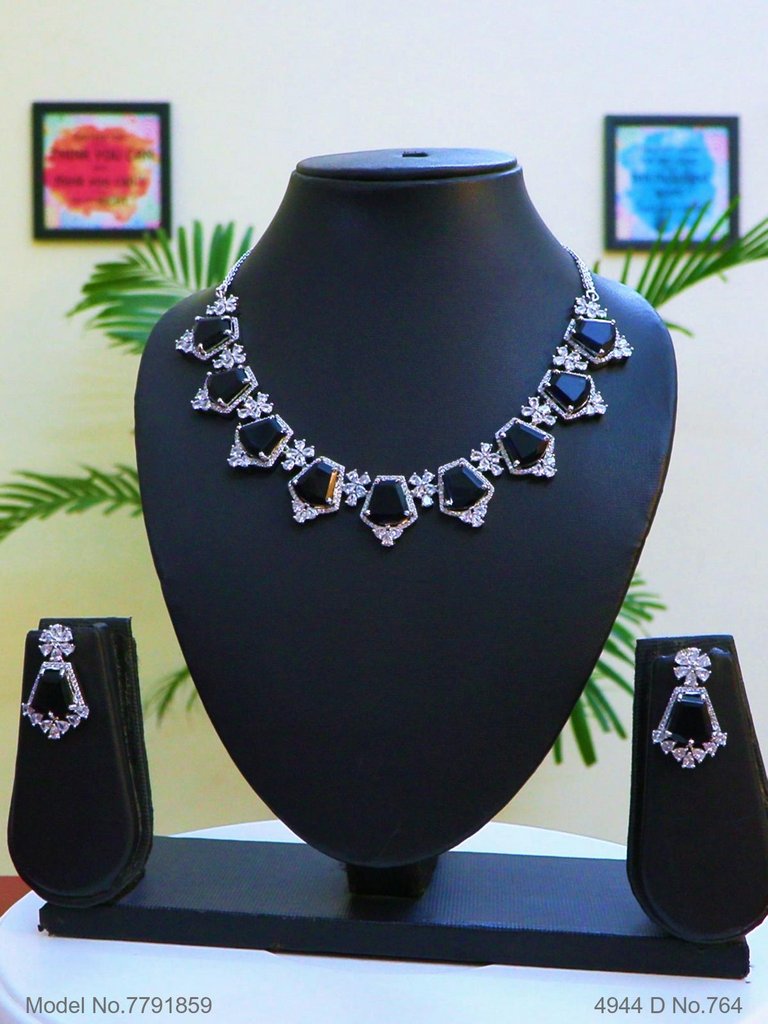 A womans Best friend is here ! - Style 1 - Amaara World