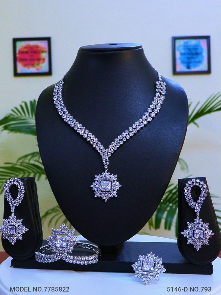 Traditional Pattern will always Stay - Style 1 - Amaara World