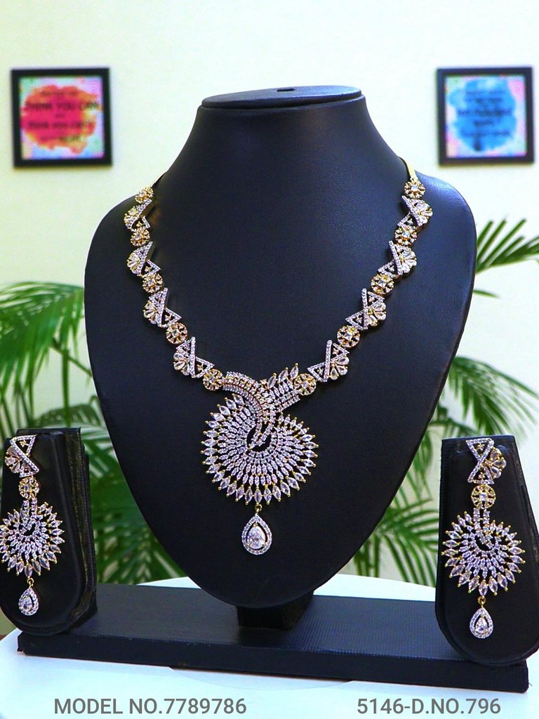 Statement Necklaces in Trend - Style 1 - Amaara World