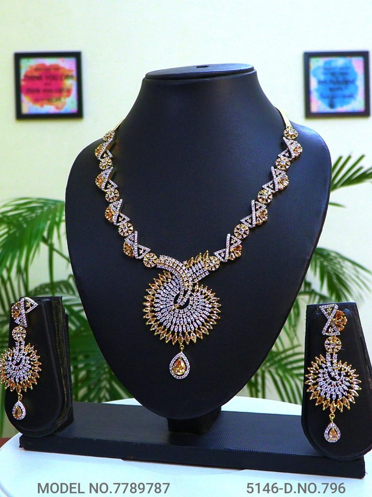 Statement Necklaces in Trend - Style 2 - Amaara World
