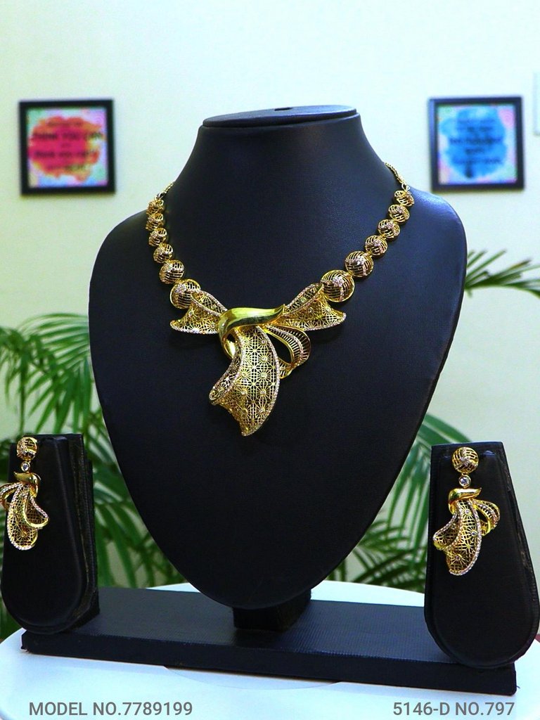Ideal Gift for Traditional Ladies - Style 2 - Amaara World