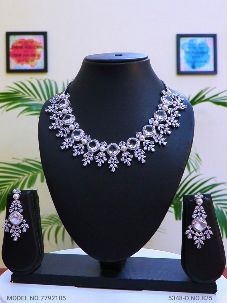 Amazing Traditional Jewelry Set - Style 1 - Amaara World