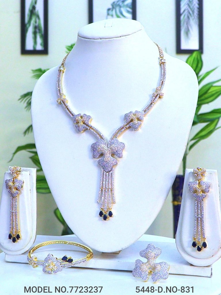 Statement Necklaces in Trend - Amaara World USA - SKU 7723237