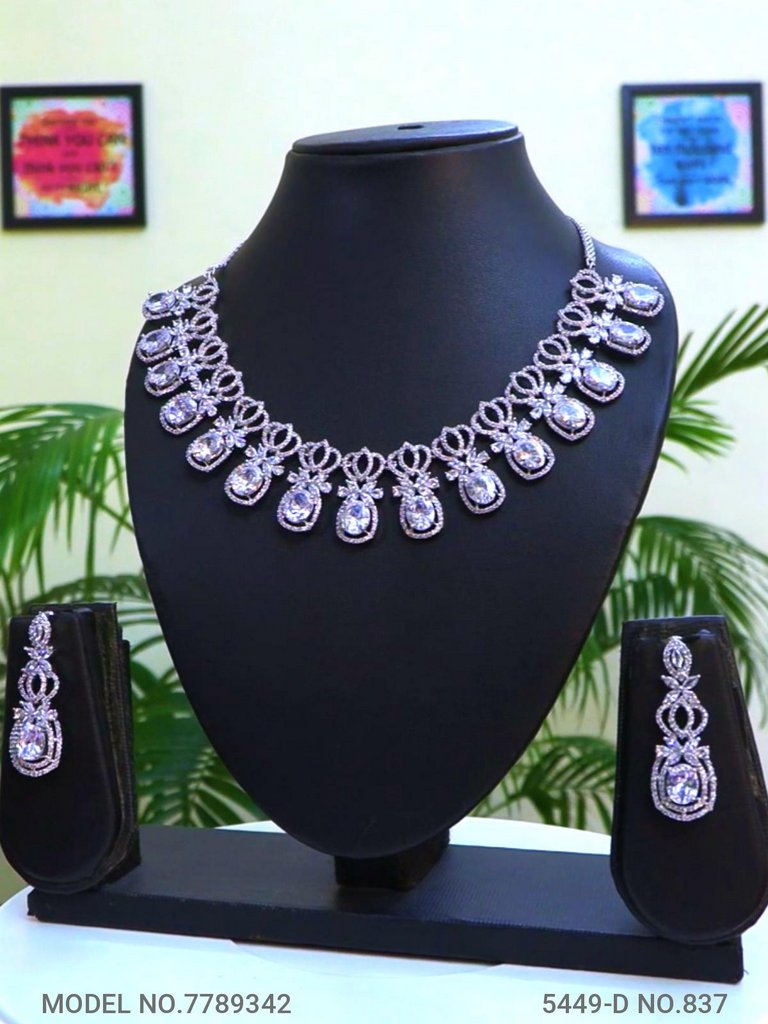The best Gift for a Woman ! Jewelry - Style 1 - Amaara World