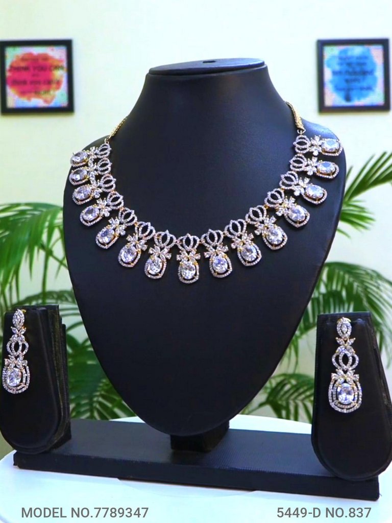 The best Gift for a Woman ! Jewelry - Style 4 - Amaara World