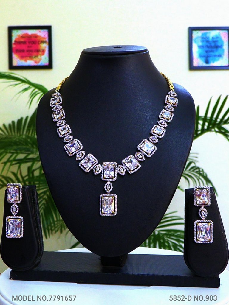 Traditional Pattern will always Stay - Style 1 - Amaara World
