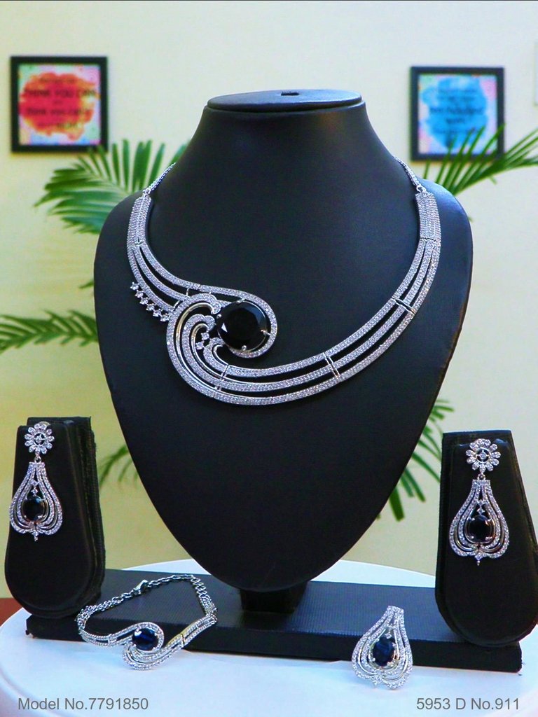 The best Gift for a Woman ! Jewelry - Style 1 - Amaara World