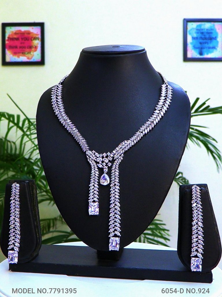 The best Gift for a Woman ! Jewelry - Style 1 - Amaara World