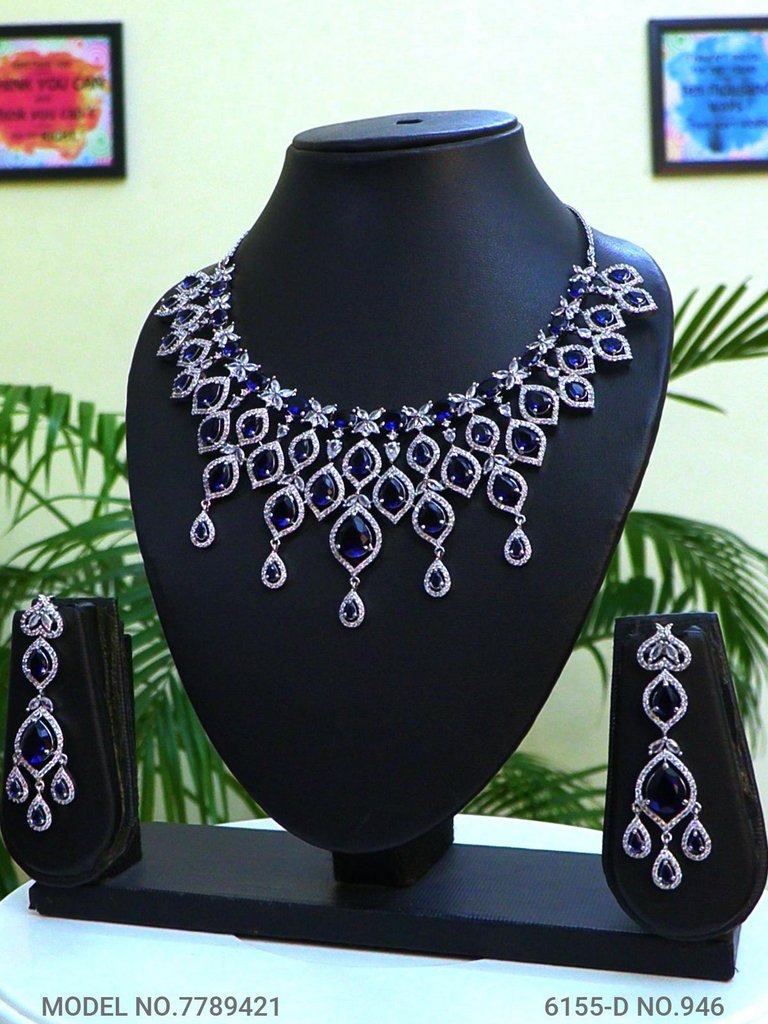Bridesmaid Necklace Set for Traditional Weddings - Style 1 - Amaara World
