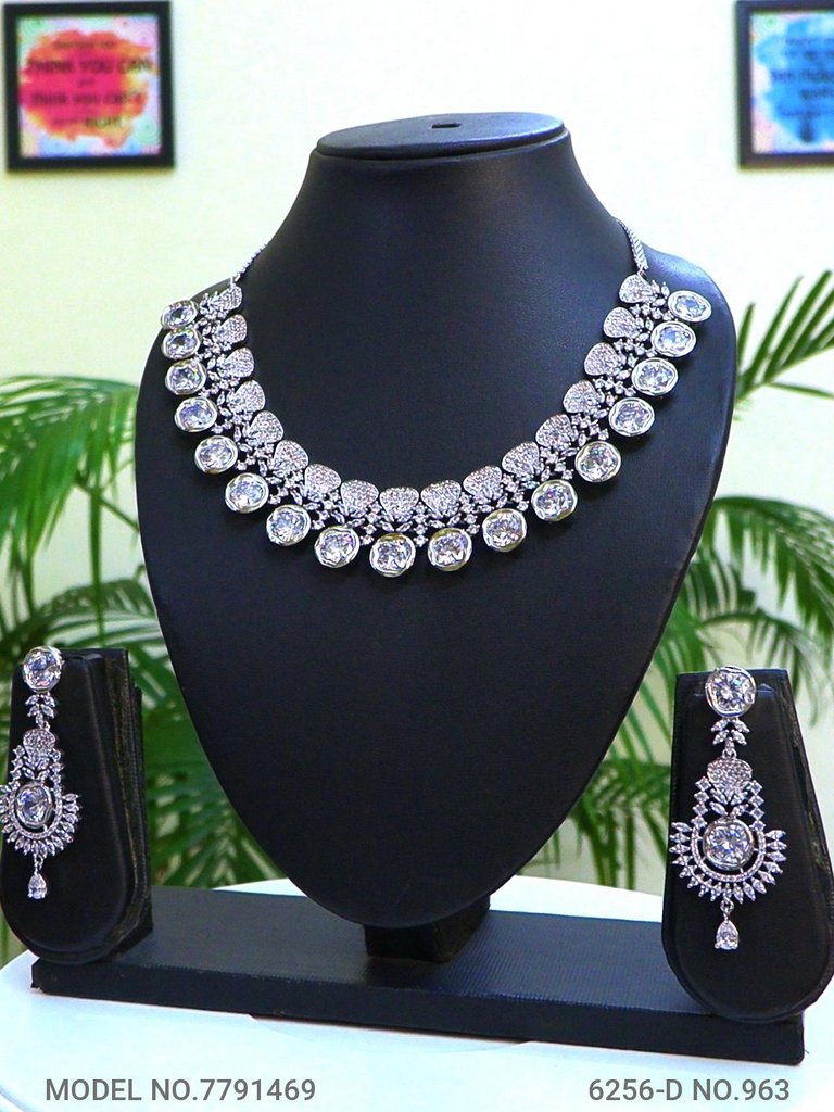 Handcrafted with Love and Passion - Style 1 - Amaara World