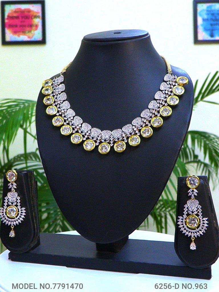 Handcrafted with Love and Passion - Style 2 - Amaara World