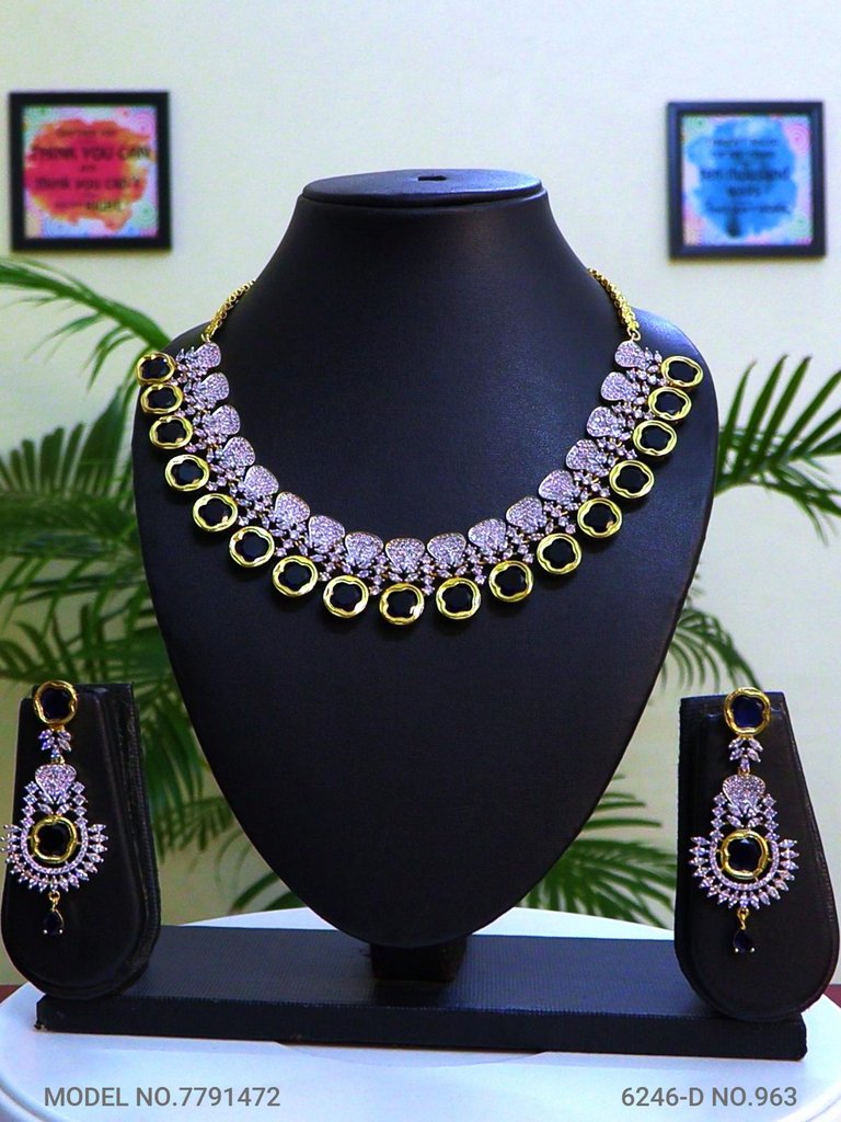 Handcrafted with Love and Passion - Style 3 - Amaara World