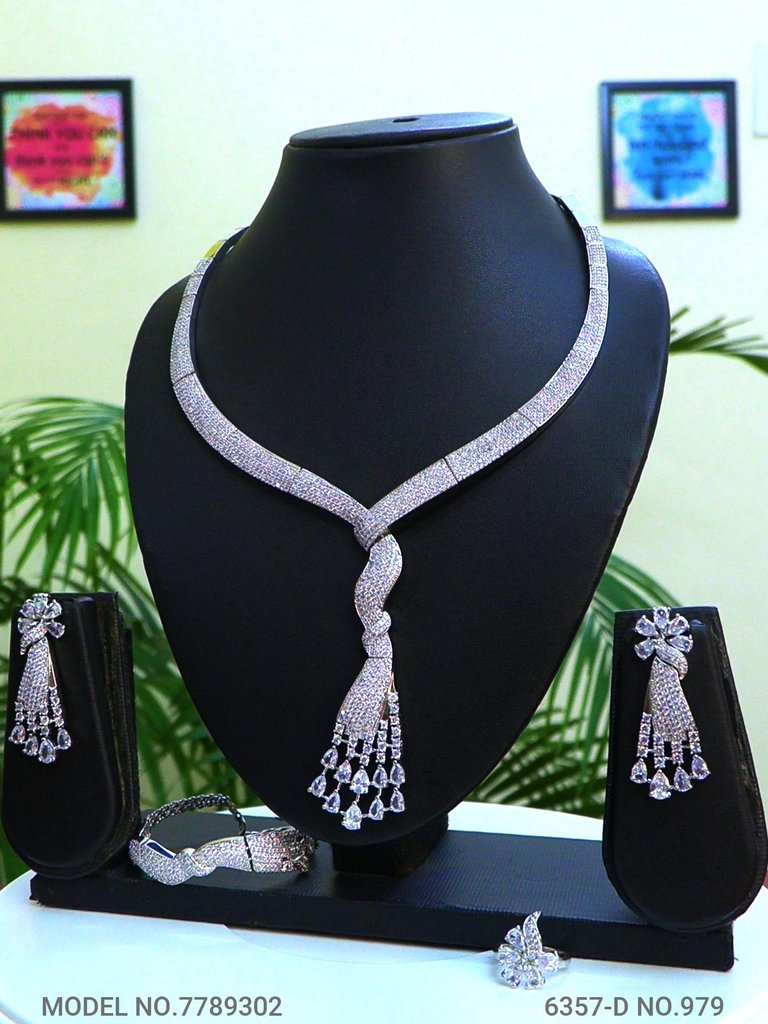 Traditional Pattern will always Stay - Style 3 - Amaara World