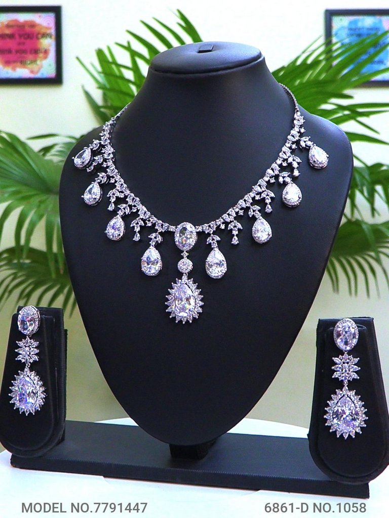 Statement Necklaces in Trend - Style 1 - Amaara World