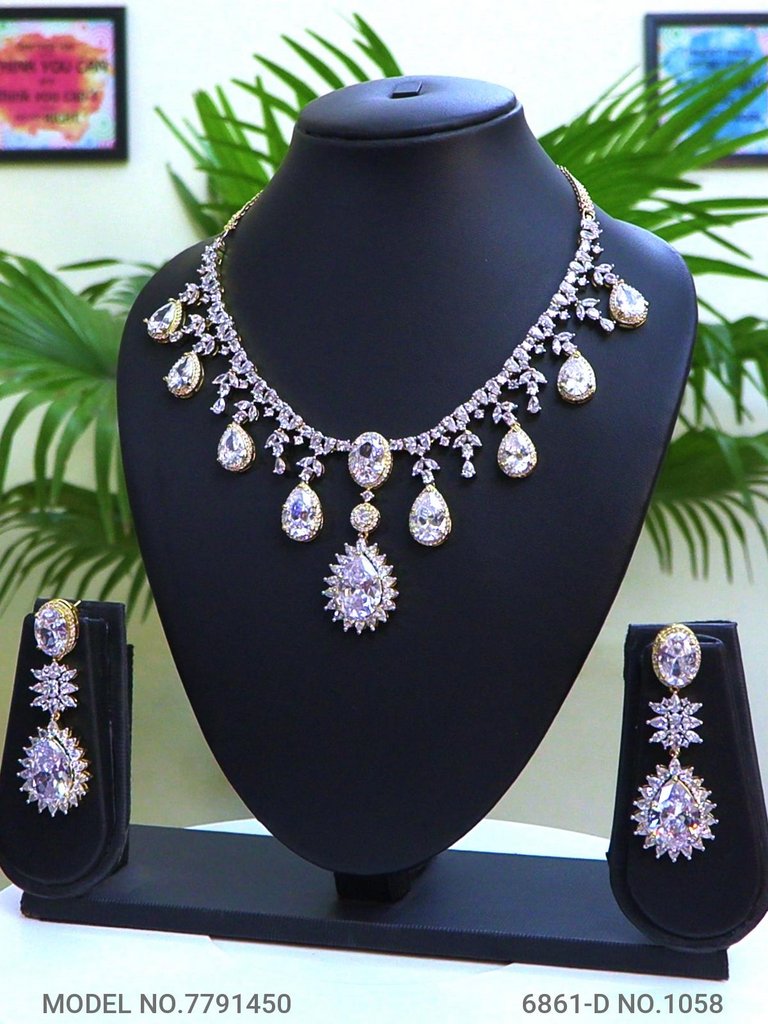 Statement Necklaces in Trend - Style 2 - Amaara World