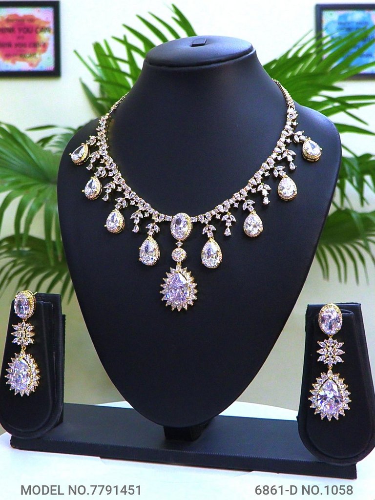 Statement Necklaces in Trend - Style 3 - Amaara World