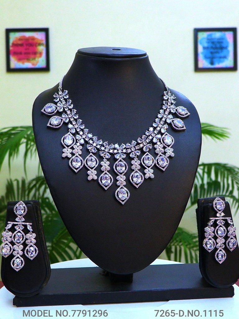 Traditional American Diamond Set - Style 1 - Amaara World