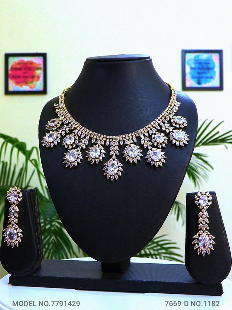 Traditional Necklaces in Trend - Style 2 - Amaara World