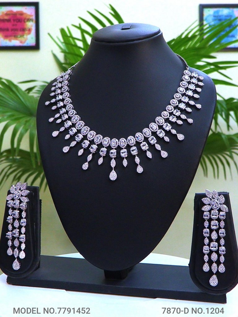 Indian Craftsmanship at its Best ! - Style 1 - Amaara World