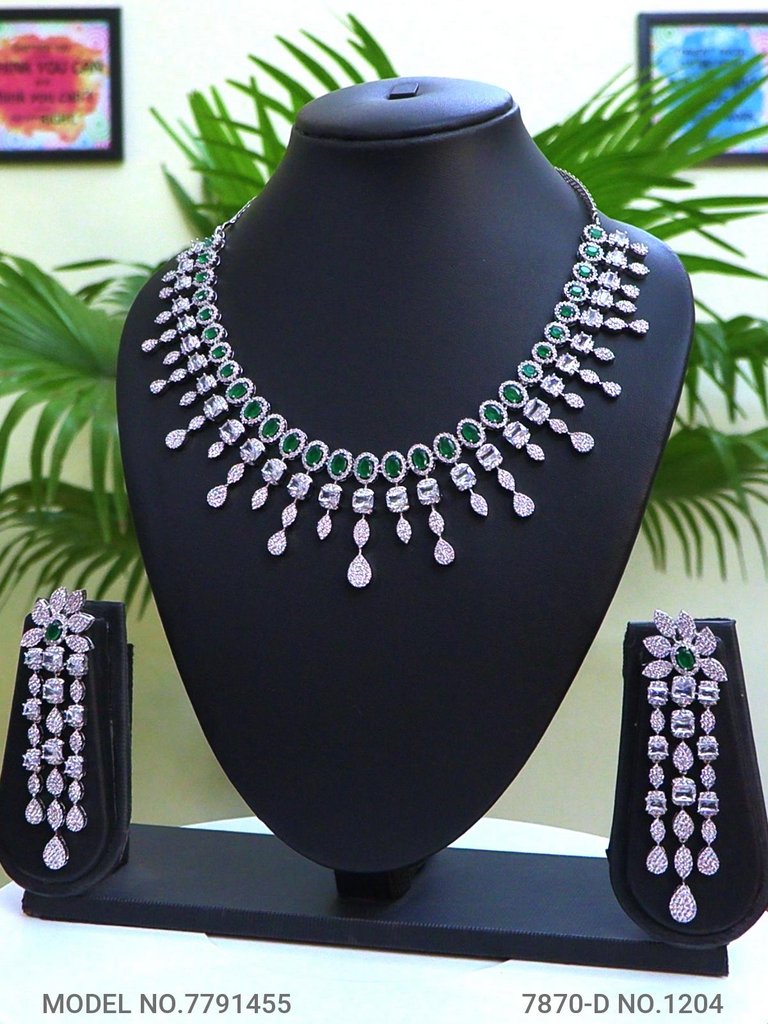 Indian Craftsmanship at its Best ! - Style 4 - Amaara World