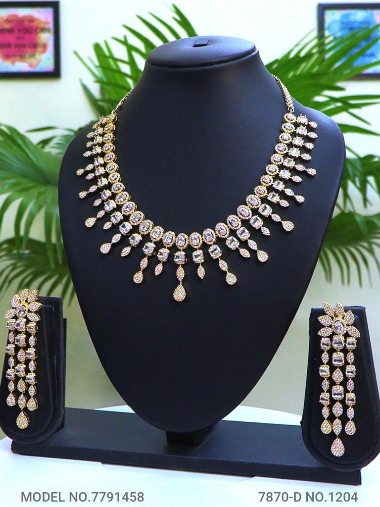 Indian Craftsmanship at its Best ! - Style 7 - Amaara World