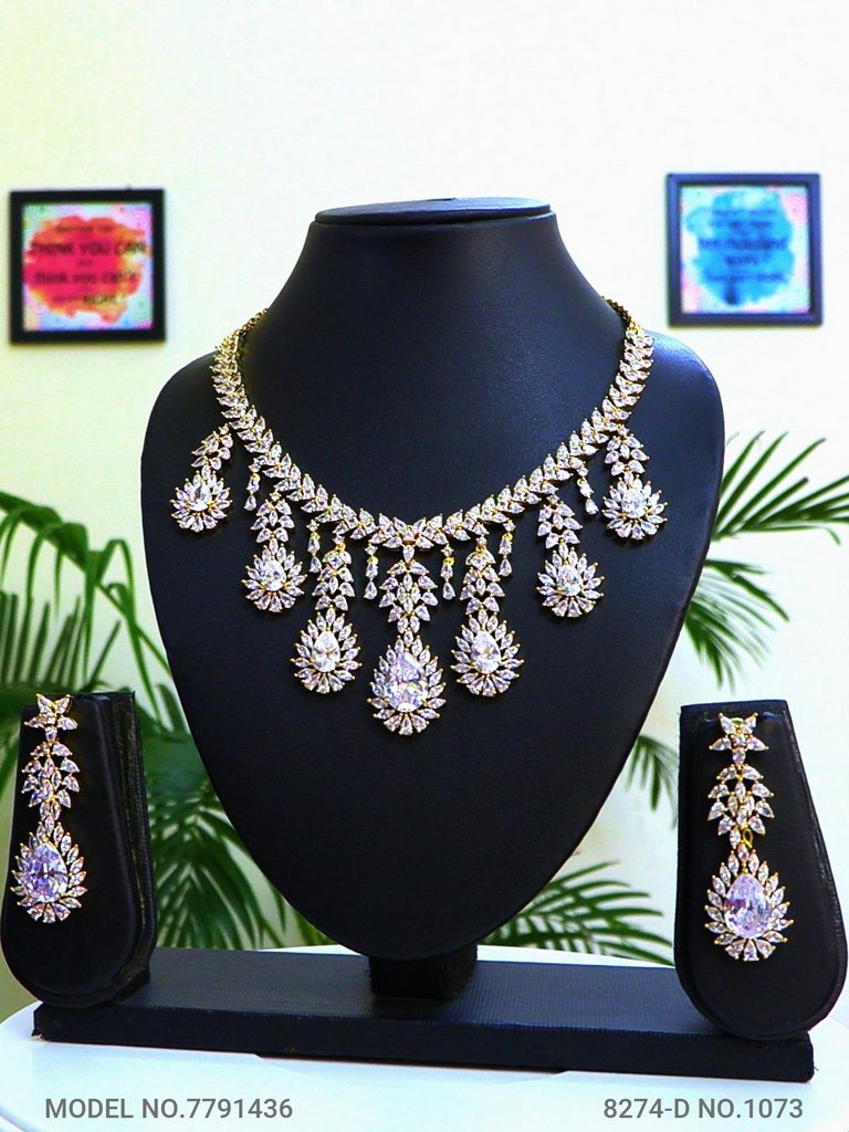 Traditional American Diamond Set - Style 4 - Amaara World
