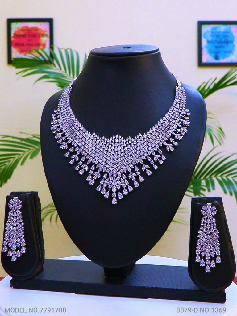 Ideal Gift for Traditional Ladies - Style 1 - Amaara World