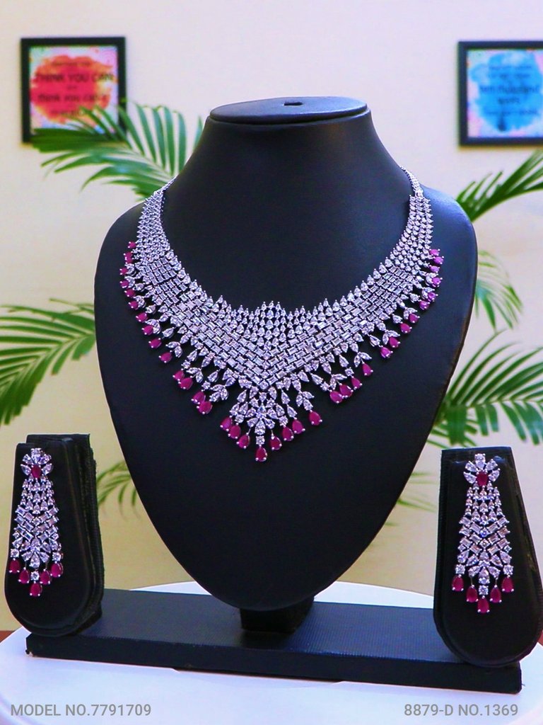 Ideal Gift for Traditional Ladies - Style 2 - Amaara World