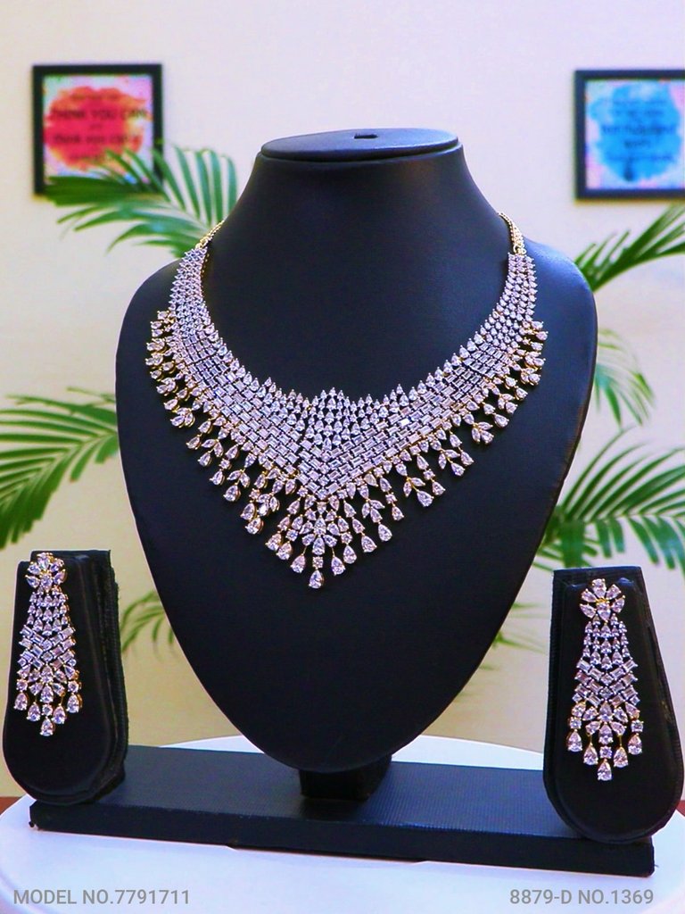 Ideal Gift for Traditional Ladies - Style 3 - Amaara World
