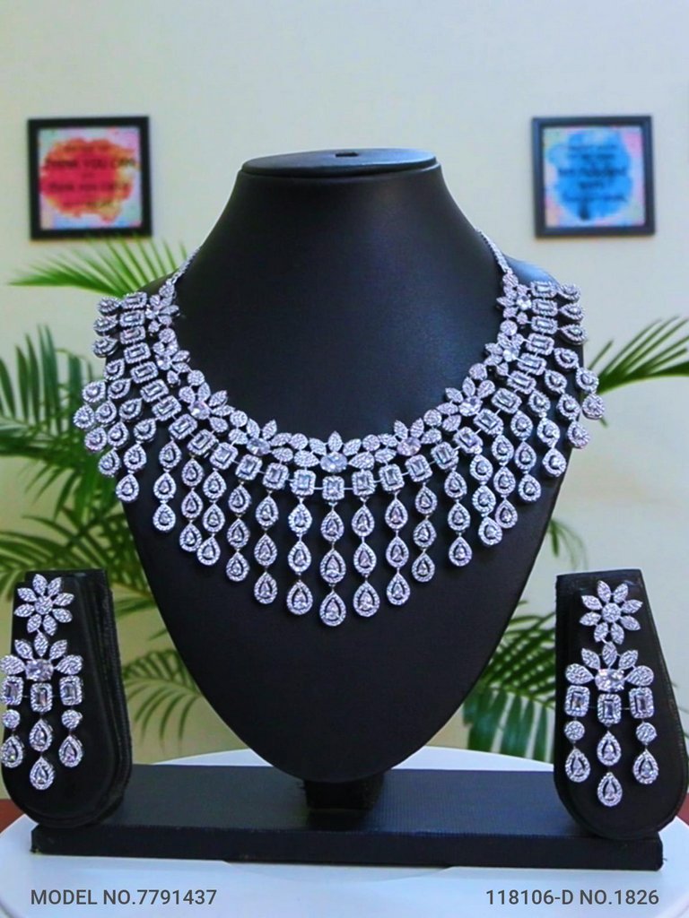 Handmade Traditional Masterpiece Zircon Jewelry Set - Style 1 - Amaara World