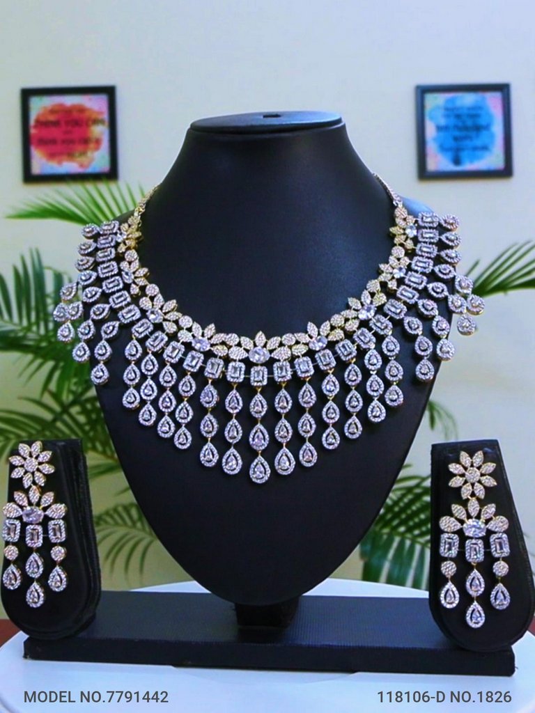 Handmade Traditional Masterpiece Zircon Jewelry Set - Style 6 - Amaara World